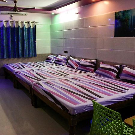 Sri Priya Lodge Dharmapuri Exterior photo